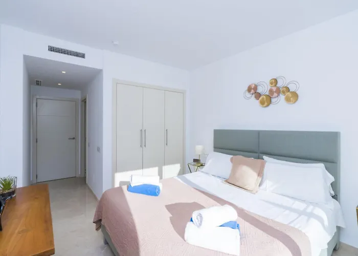 Al-303 - - Alcazaba Lagoon Estepona